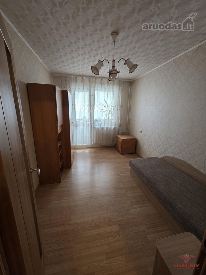 Parduodamas erdvus 3 kambarių butas su holu - nuotraukos Nr. 10