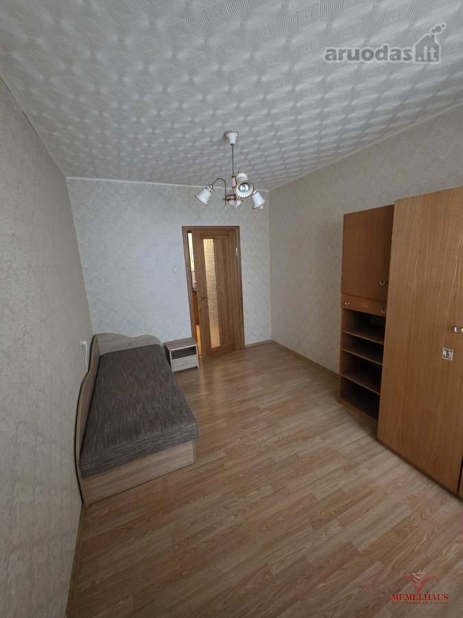 Parduodamas erdvus 3 kambarių butas su holu - nuotraukos Nr. 11