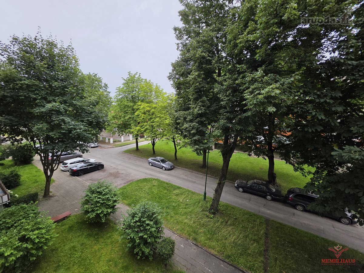 Parduodamas erdvus 3 kambarių butas su holu - nuotraukos Nr. 16