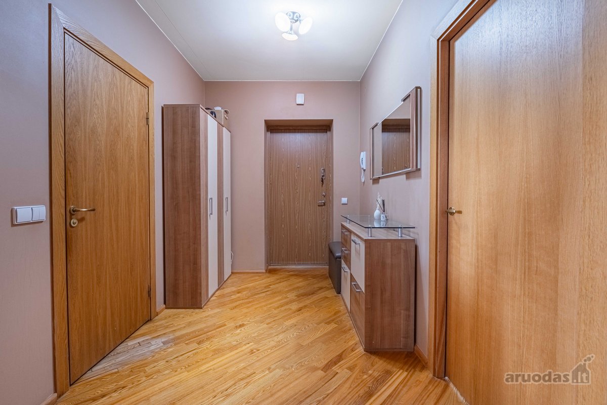 Parduodamas erdvus 3 kambarių butas su - nuotraukos Nr. 7