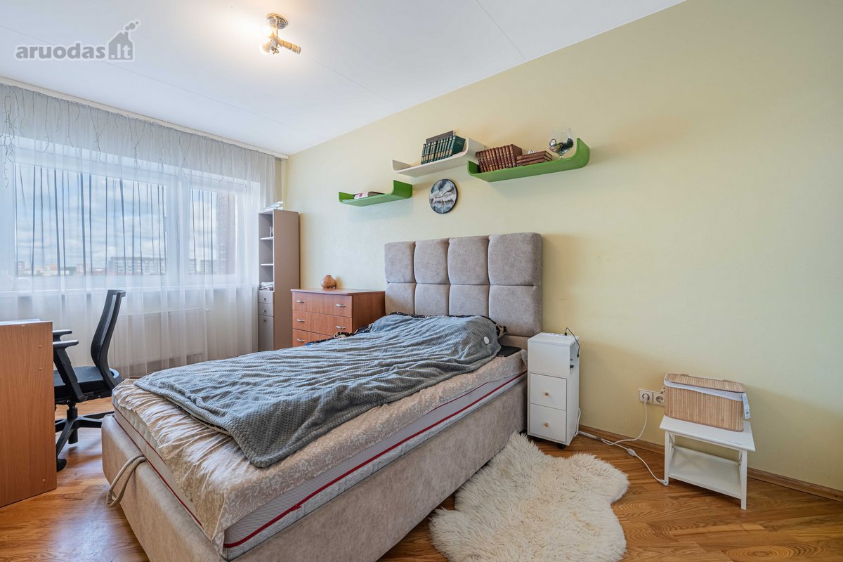 Parduodamas erdvus 3 kambarių butas su - nuotraukos Nr. 11
