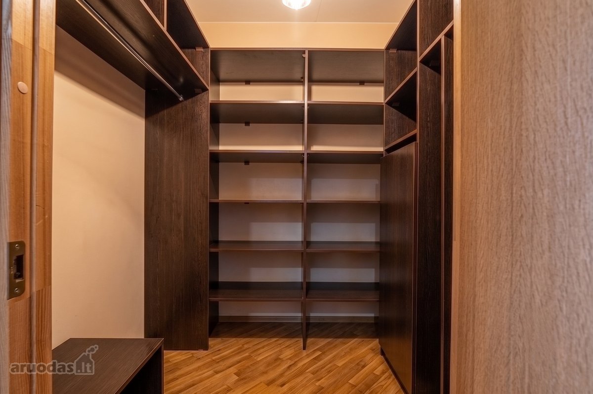 Parduodamas erdvus 3 kambarių butas su - nuotraukos Nr. 17