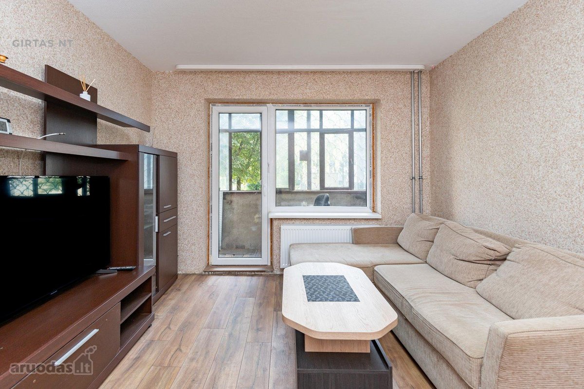 Erdvus trijų kambarių butas Eiguliuose už 135 - nuotraukos Nr. 2
