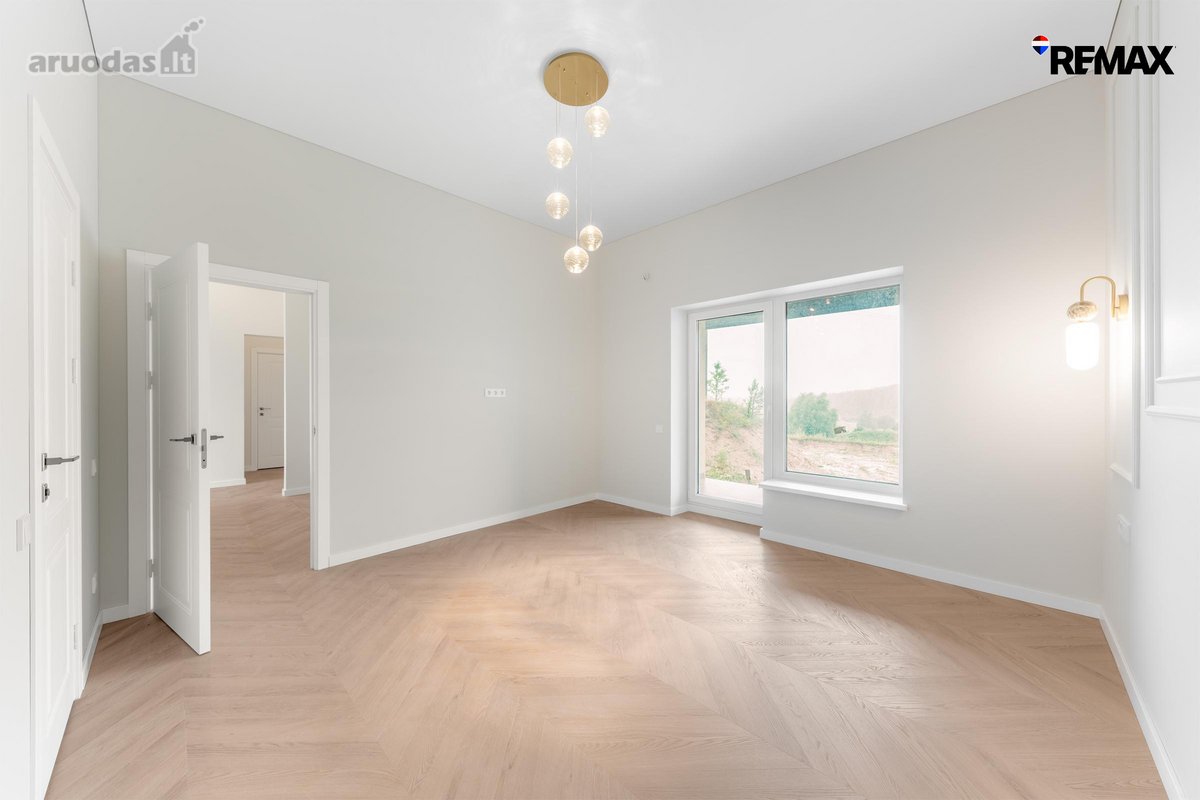 Parduodamas naujai įrengtas 5 kambarių - nuotraukos Nr. 22
