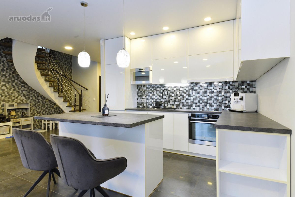 Parduodamas Erdvus 156,59 M² Kotedžas Ramučiuose - nuotraukos Nr. 9