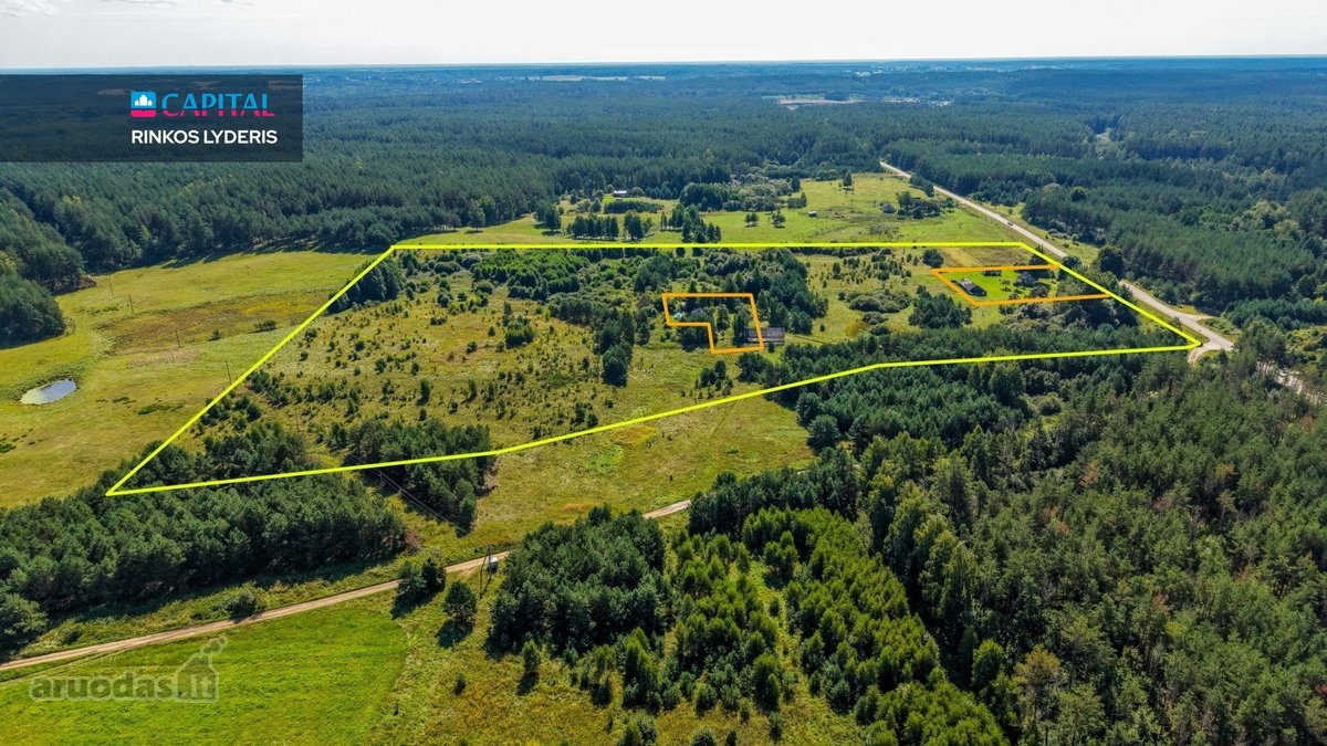 Unikalioje Vietoje, Apsuptoje Miškų Ir - nuotraukos Nr. 11