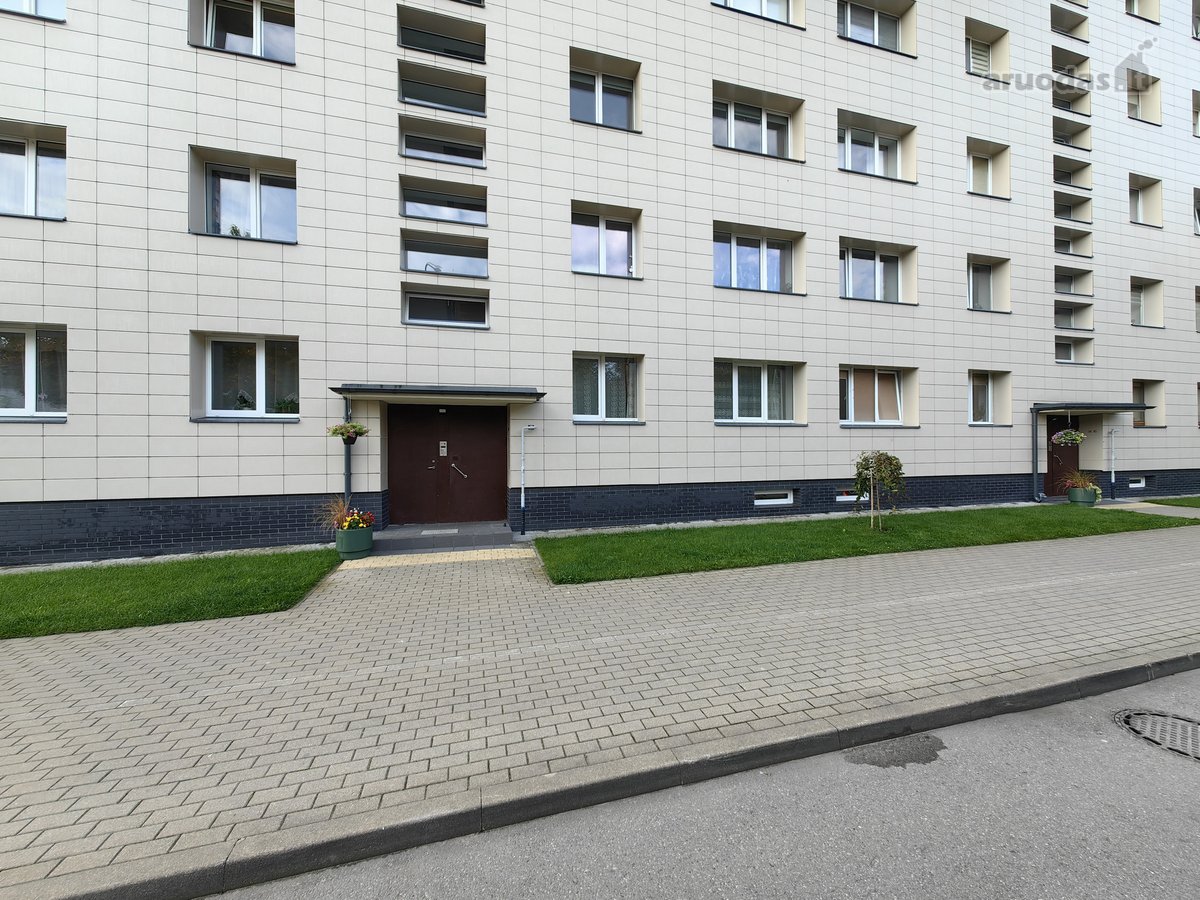 2 kambarių butas 1 aukšte su labai dideliu - nuotraukos Nr. 3