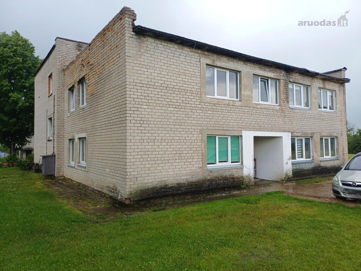 2 kambarių butas su priklausiniais ir žemės - nuotraukos Nr. 2