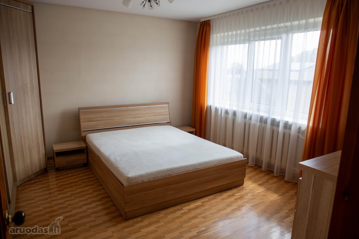 Parduodamas erdvus 2 aukštų gyvenamasis namas - nuotraukos Nr. 12