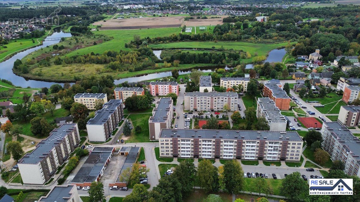 Parduodamas 2 kambarių butas renovuotame name - nuotraukos Nr. 2
