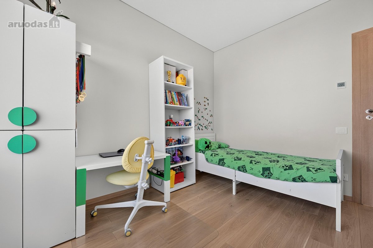 Parduodamas erdvus dvibutis namas su baldais - nuotraukos Nr. 42