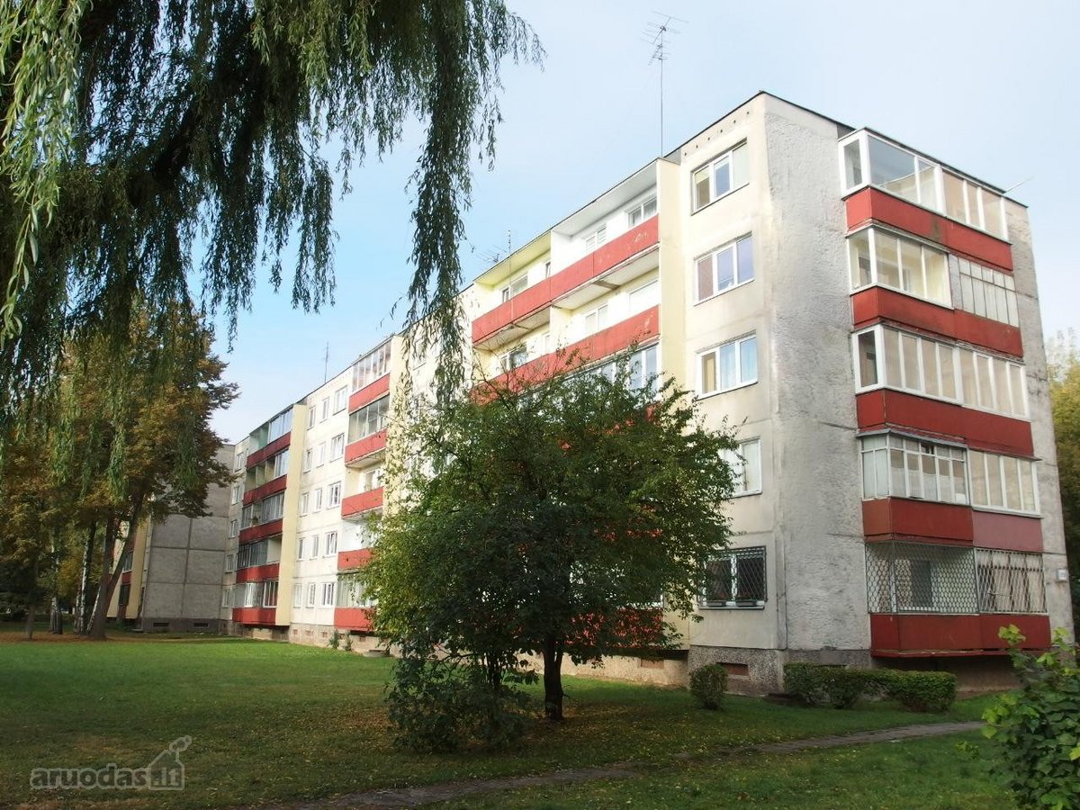 Parduodamas 2-jų kambarių butas, viename iš - nuotraukos Nr. 2