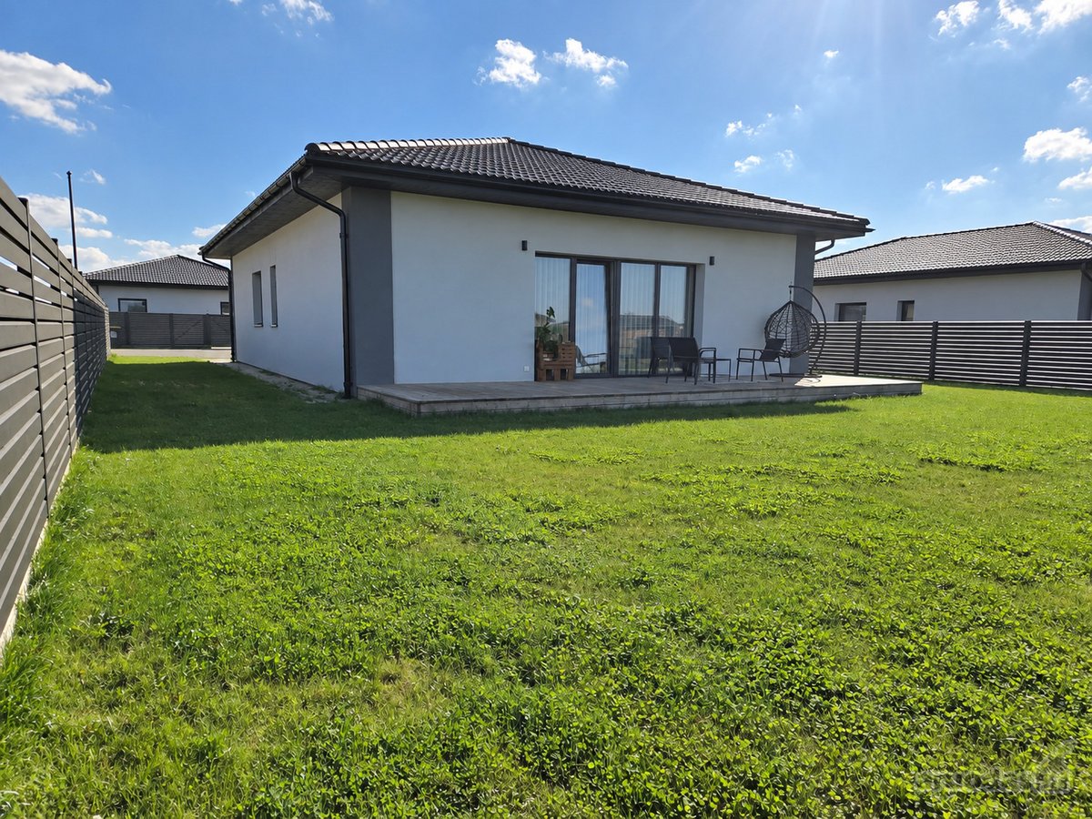 Parduodamas Erdvus Ir Šviesus Namas Su Garažu - nuotraukos Nr. 16