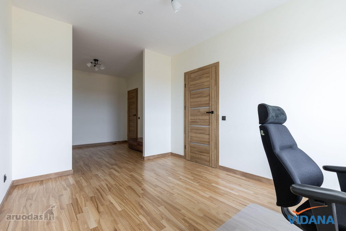 3 Kambarių Butas Su Parkingo Vieta Šalia Pc - nuotraukos Nr. 14