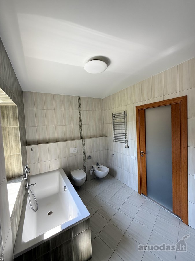 180 m² gyvenamasis namas su net 43 arų sklypu - nuotraukos Nr. 32