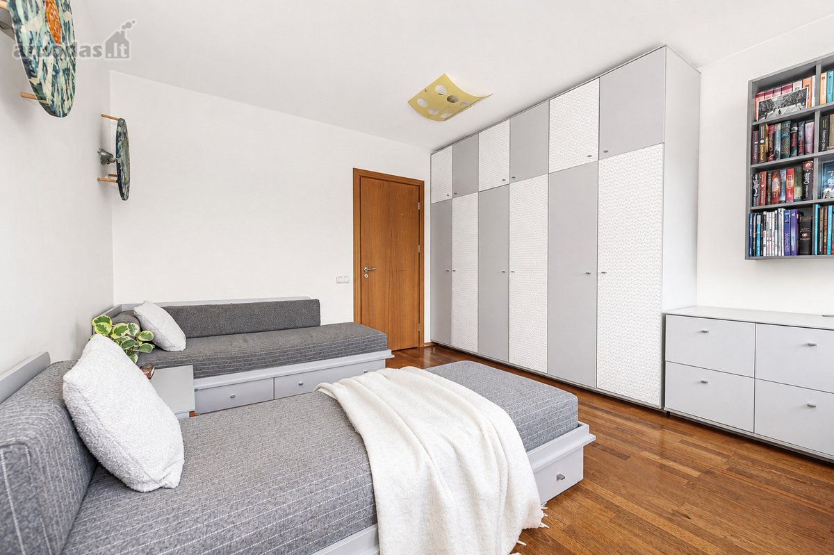 Parduodamas Išskirtinai Erdvus 5 Kambarių - nuotraukos Nr. 20