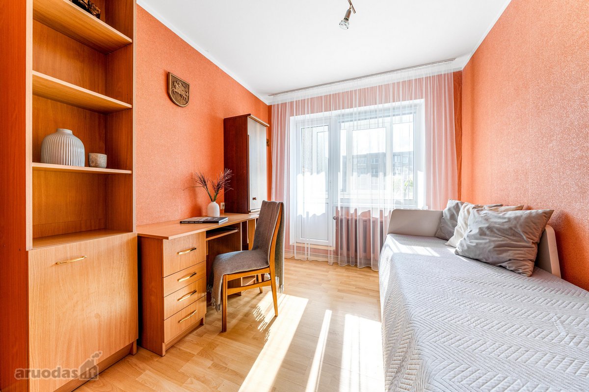 Parduodamas tvarkingas 3 kambarių (galima - nuotraukos Nr. 16