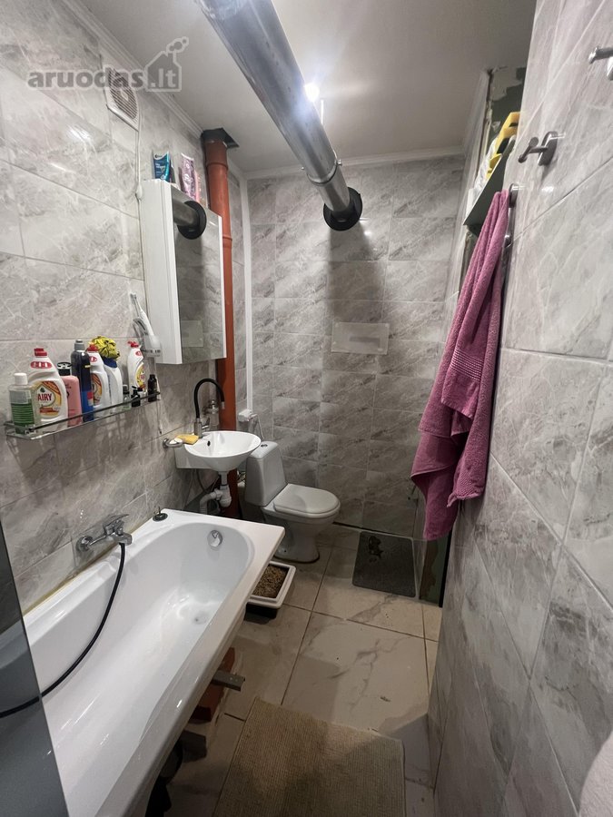 Butas yra vaizdingoje miško aplinkoje. - nuotraukos Nr. 17