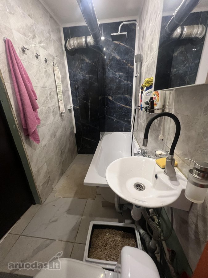 Butas yra vaizdingoje miško aplinkoje. - nuotraukos Nr. 18