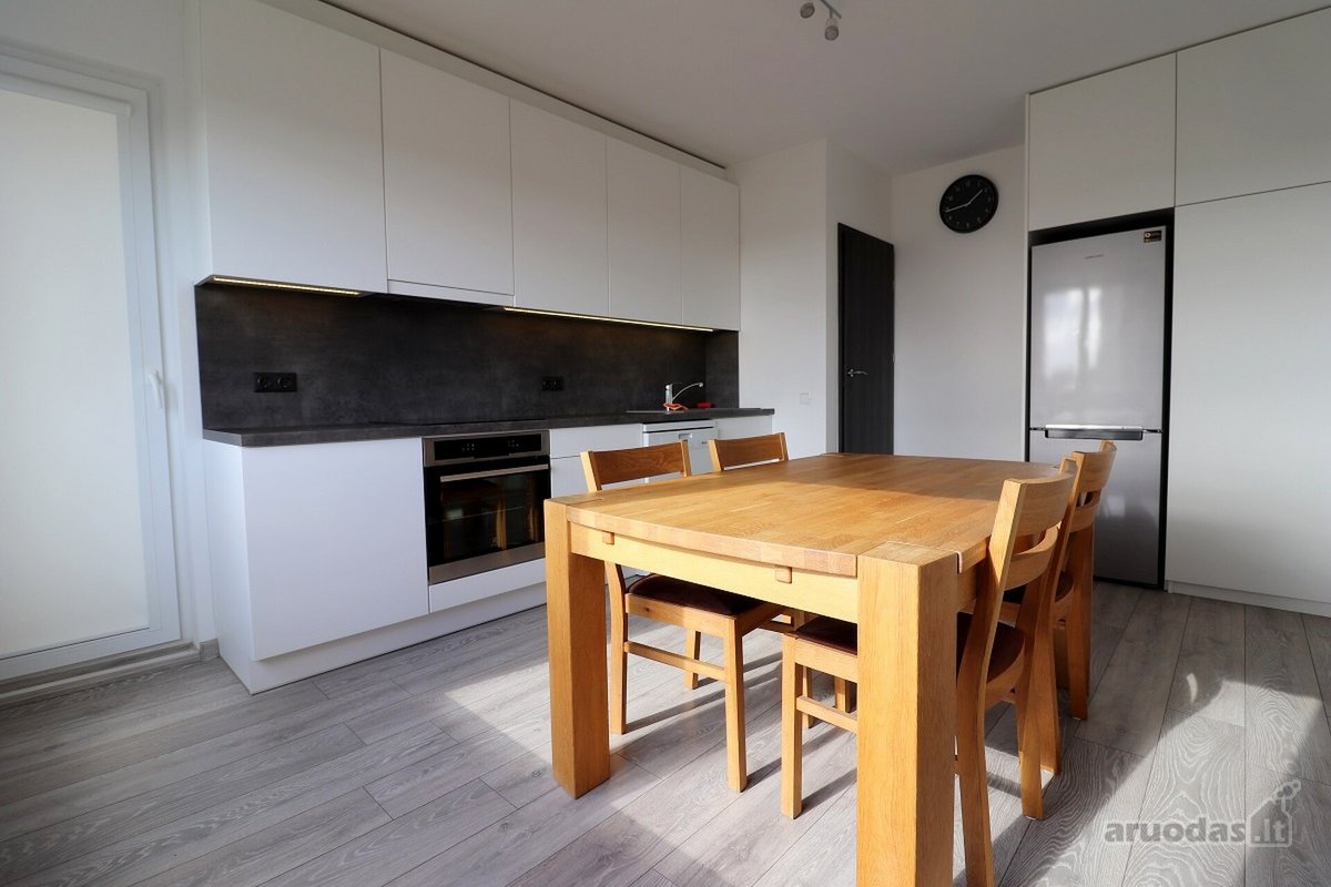 Jaukiai moderniai įrengtas dviejų kambarių - nuotraukos Nr. 6