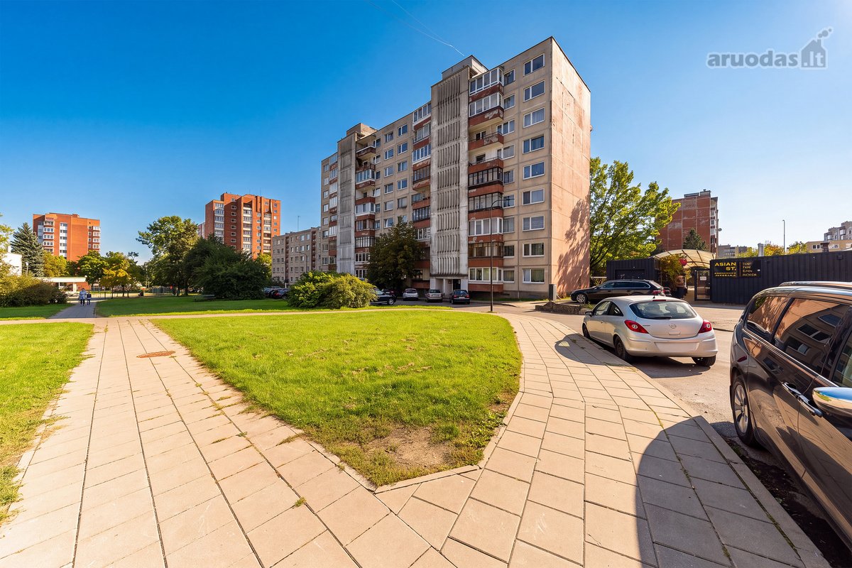 Parduodame erdvų, labai šviesų vieno kambario - nuotraukos Nr. 15