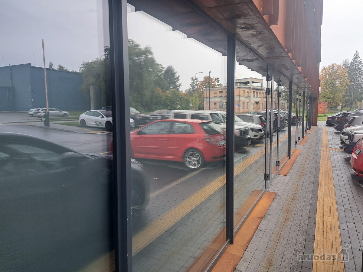 Nuomojamos naujai įrengtos patalpos, trys iš - nuotraukos Nr. 8