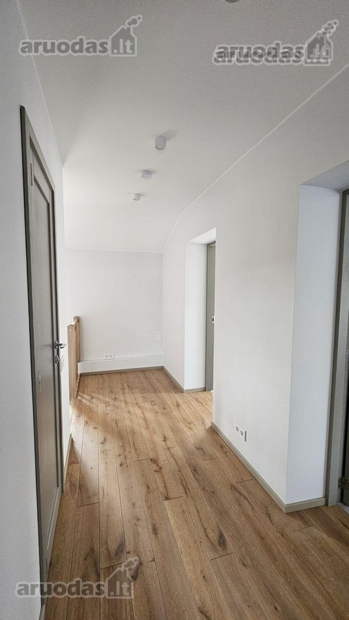 Išnuomojamas naujai suremontuotas 4 kambarių - nuotraukos Nr. 25