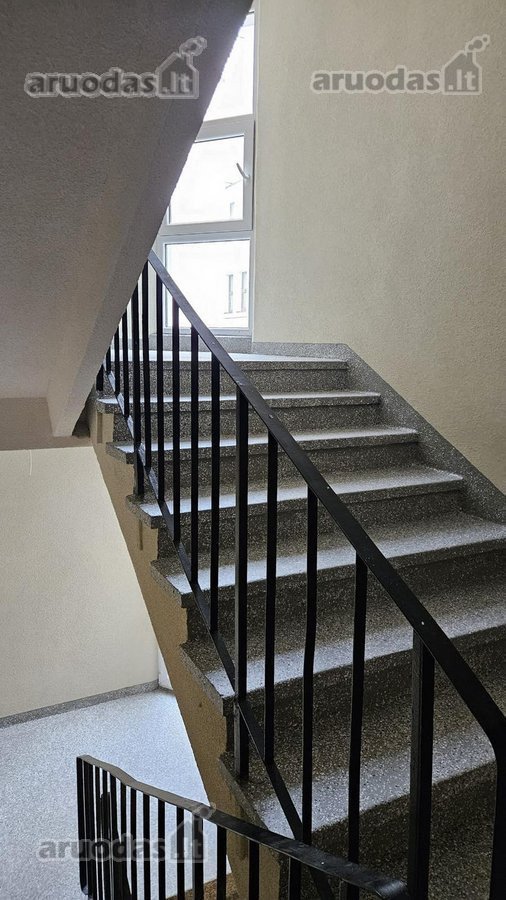 Išnuomojamas naujai suremontuotas 4 kambarių - nuotraukos Nr. 40