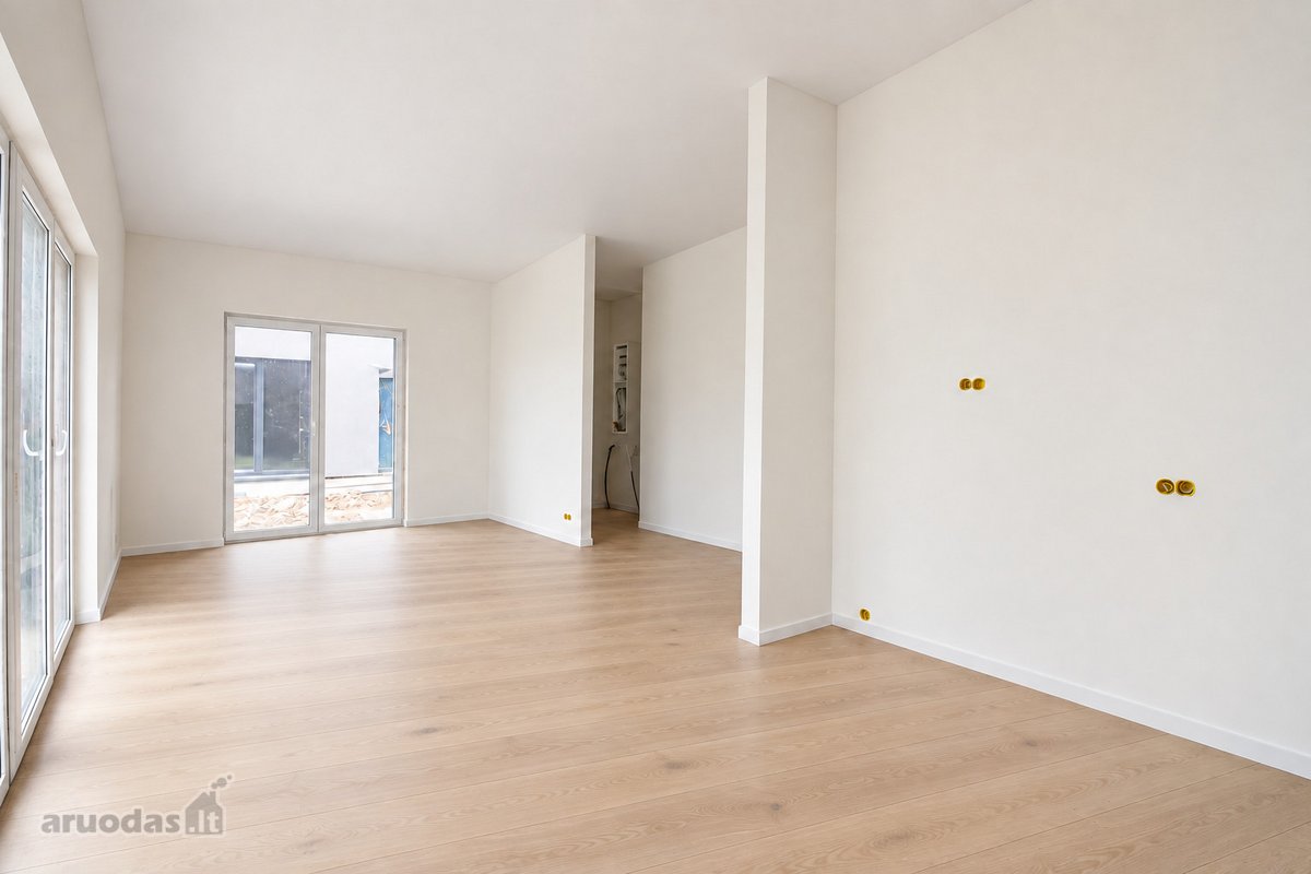Modernaus fasado sublokuotas namas. Pilnos - nuotraukos Nr. 11