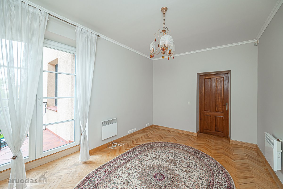 Nuomojamas labai erdvus 3 kambarių butas - nuotraukos Nr. 19