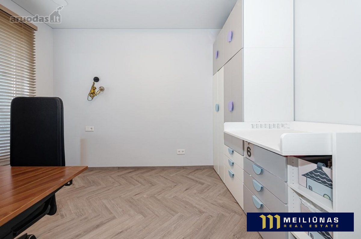 Parduodamas 3 kambarių butas su terasa bei - nuotraukos Nr. 17