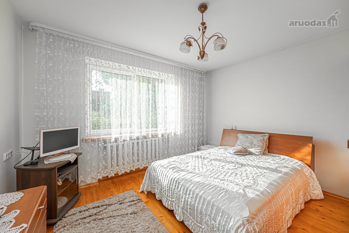 Parduodamas erdvus ir kokybiškai įrengtas - nuotraukos Nr. 22