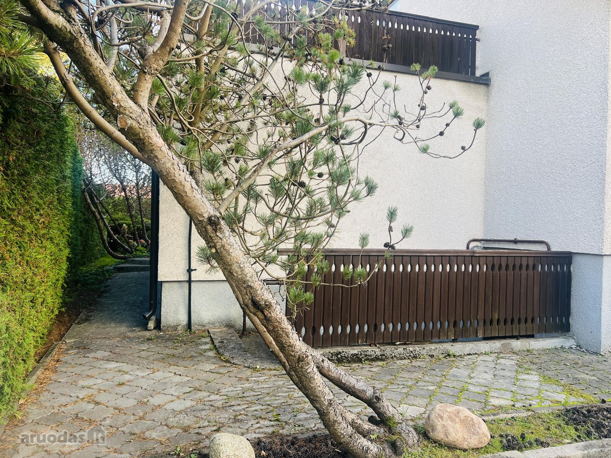 Parduodamas erdvus ir jaukus dviejų aukštų - nuotraukos Nr. 17