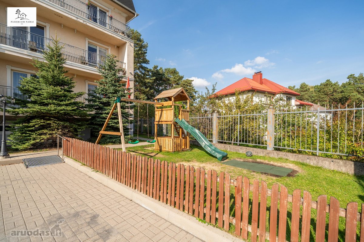 Pušys Už Balkono. Šilti Tonai Viduje. Erdvė - nuotraukos Nr. 36