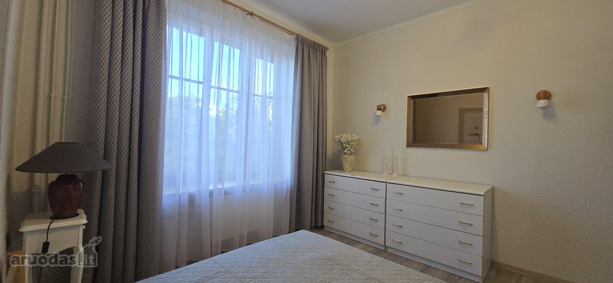 Išnuomojamas erdvus ir išskirtinis 3 kambarių - nuotraukos Nr. 19