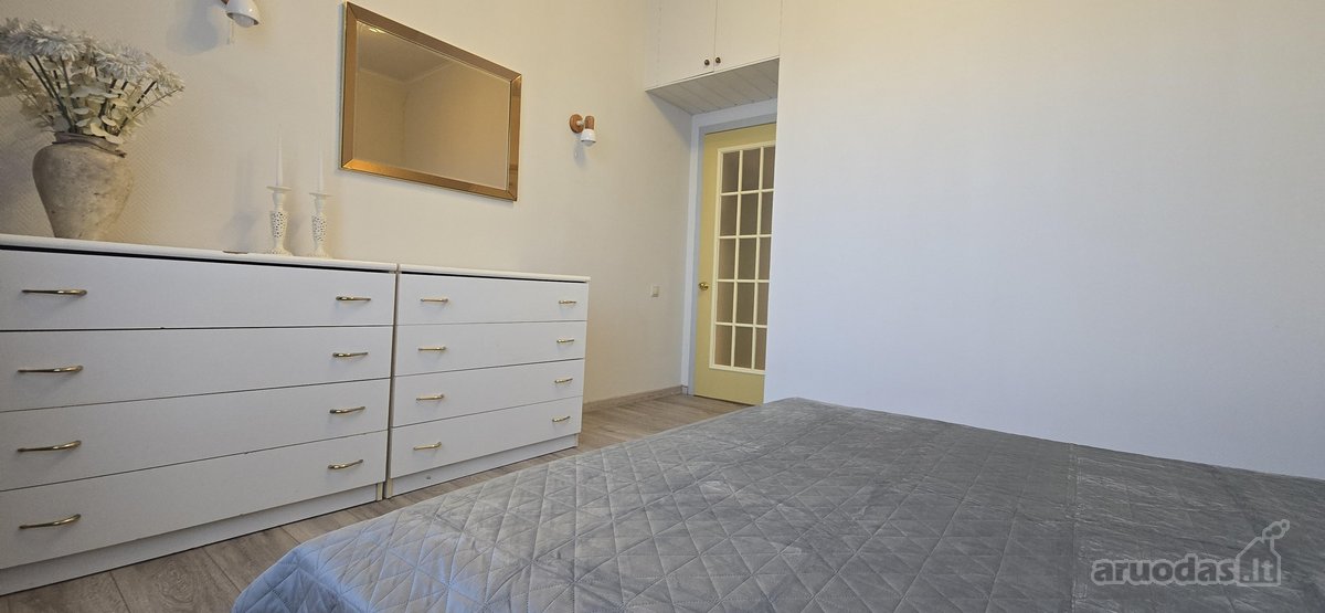 Išnuomojamas erdvus ir išskirtinis 3 kambarių - nuotraukos Nr. 21