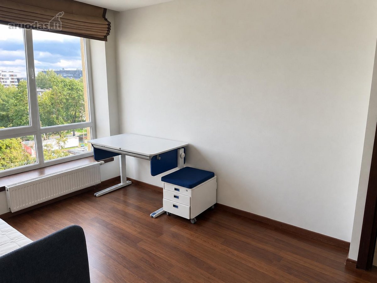 Nuomojamas jaukus ir erdvus 4 kambarių butas - nuotraukos Nr. 9
