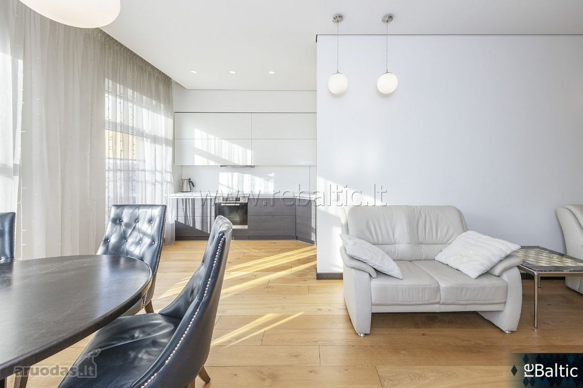 Parduodamas saulėtas ir jaukus 3 kambarių - nuotraukos Nr. 3