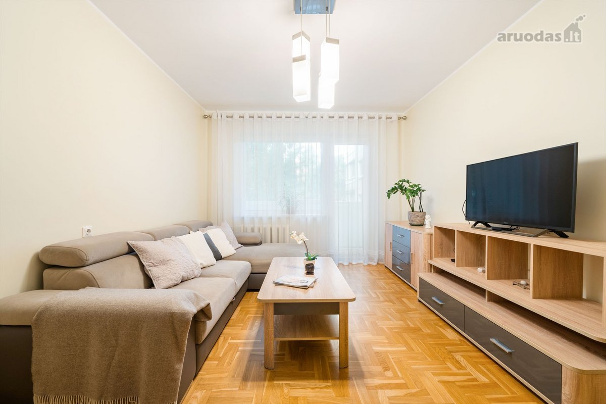 Parduodamas erdvus ir tvarkingas 3 kambarių, - nuotraukos Nr. 2