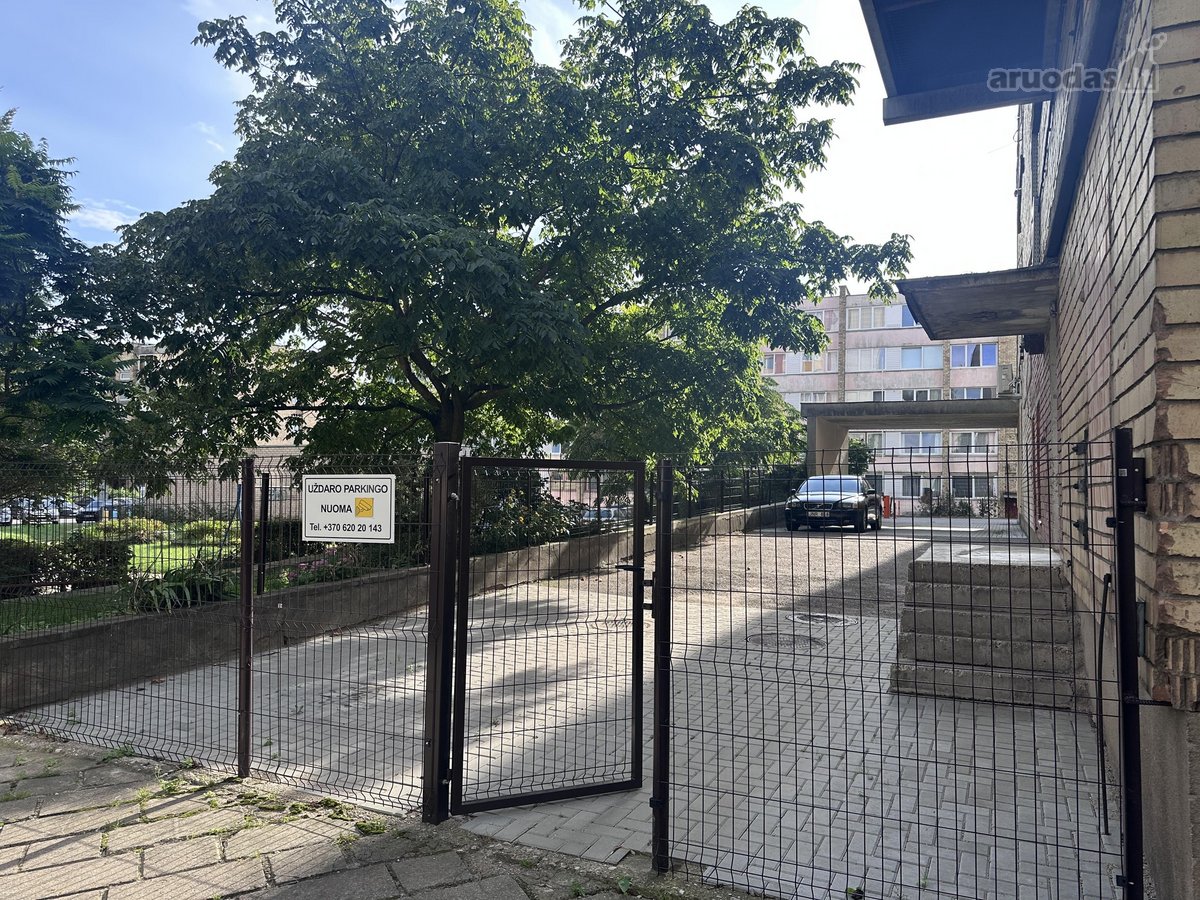 Viename aukščiausių pastatų Savanorių - nuotraukos Nr. 16