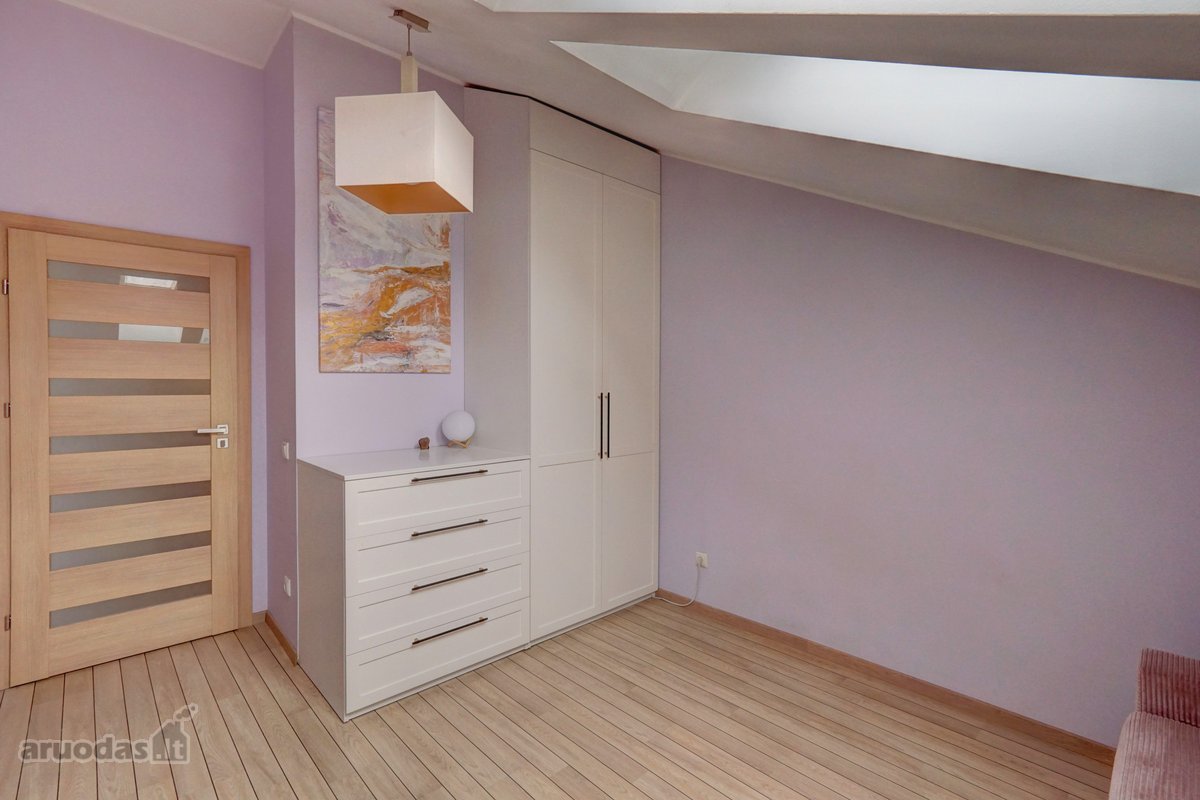 Parduodamas erdvus, jaukiai įrengtas keturių - nuotraukos Nr. 14
