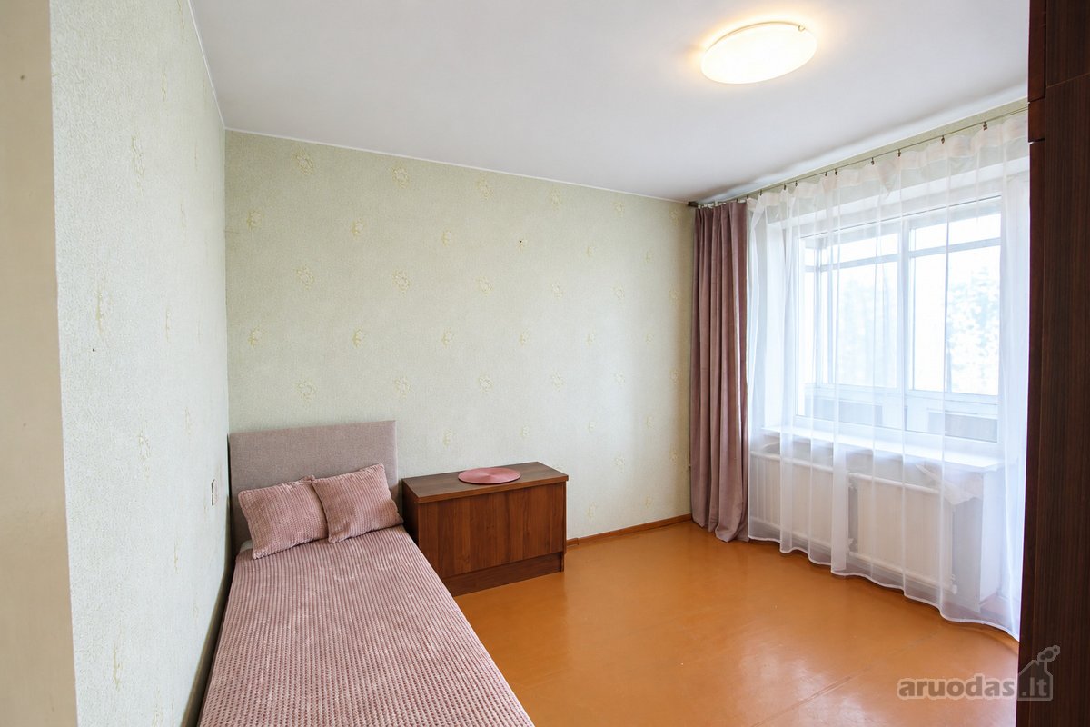 Žaluma Pro Langus. Miestas Šalia. Namai Pagal - nuotraukos Nr. 7