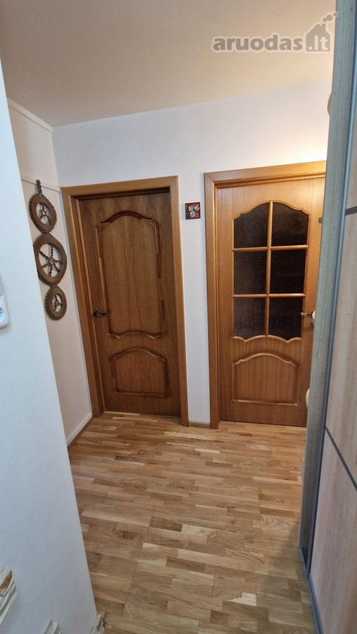 Atskiri kambariai ir virtuvė. Išdėstyti per - nuotraukos Nr. 2