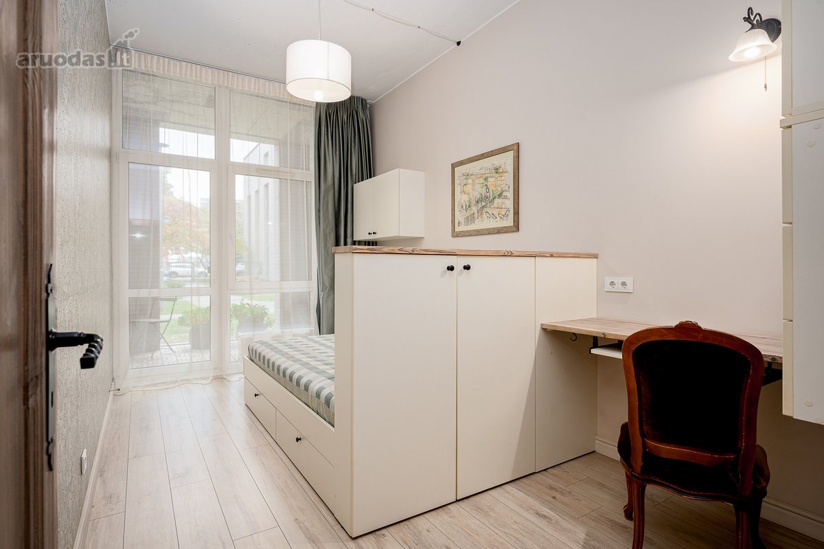 Aukštų lubų 2 kambarių butas Loft Town - nuotraukos Nr. 10