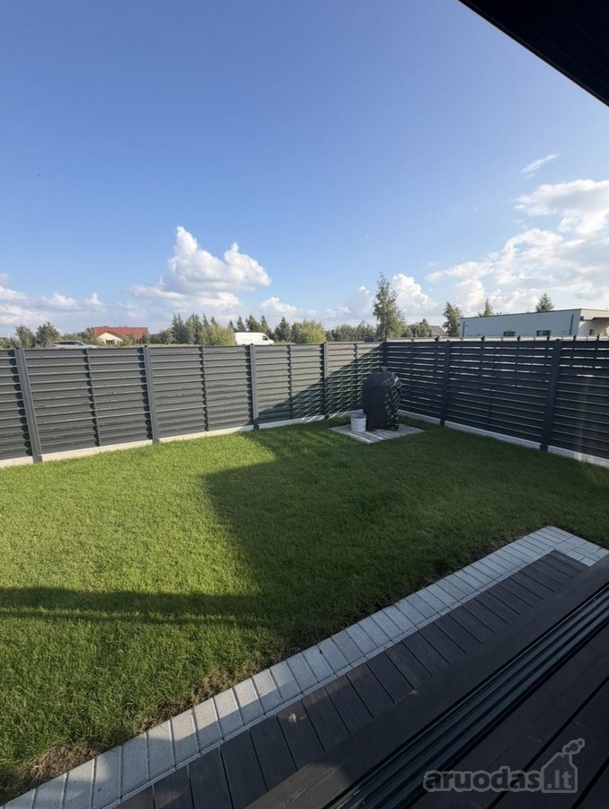 Dainuose Pilnai Įrengtas 100 kv A++ su - nuotraukos Nr. 27