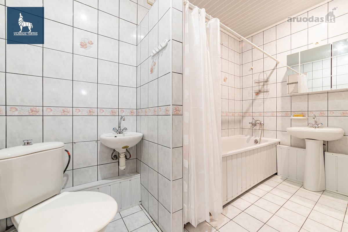Nuomojamas erdvus trijų kambarių butas su - nuotraukos Nr. 8
