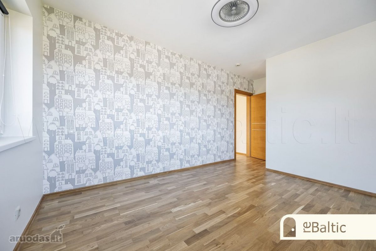 Parduodamas pilnai įrengtas 4 kambarių namas - nuotraukos Nr. 30
