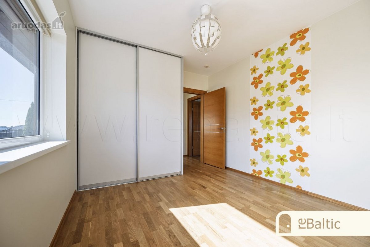 Parduodamas pilnai įrengtas 4 kambarių namas - nuotraukos Nr. 32
