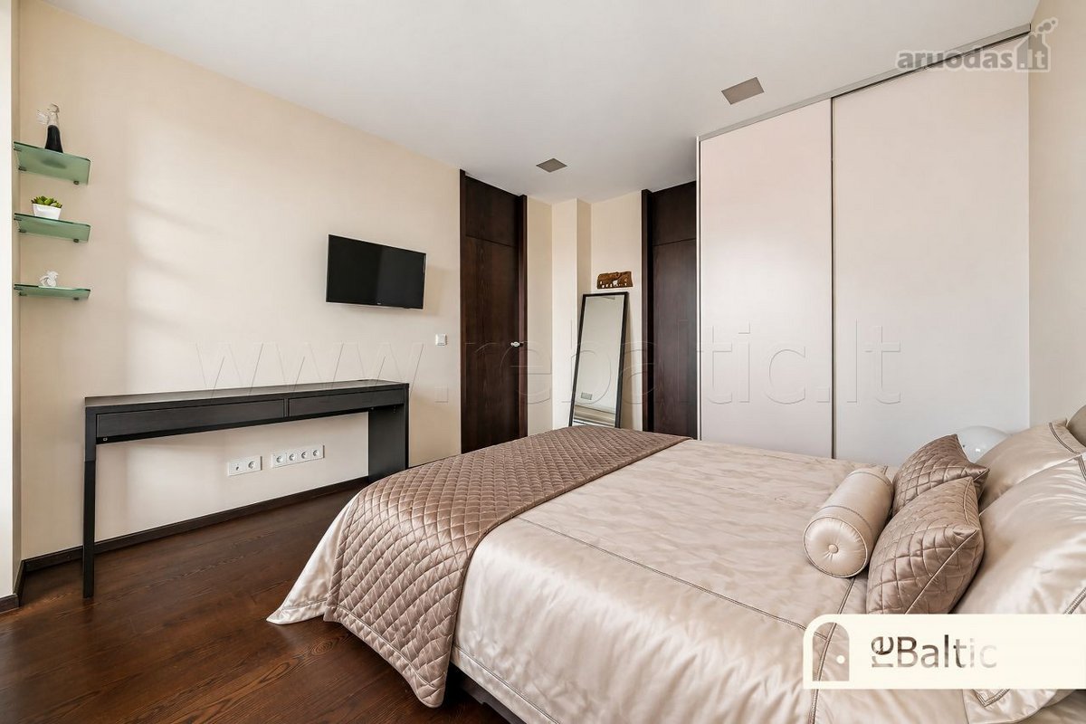 Erdvus ir šviesus butas Naujamiestyje, A. - nuotraukos Nr. 12