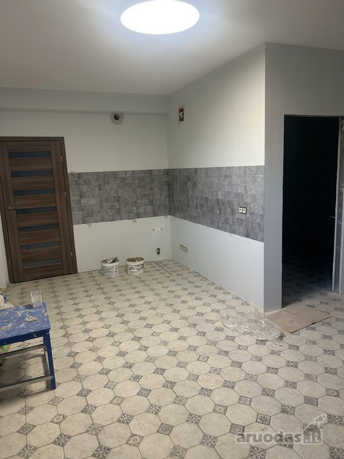 Butas irengtas cokoliniame aukšte ,bet su - nuotraukos Nr. 6